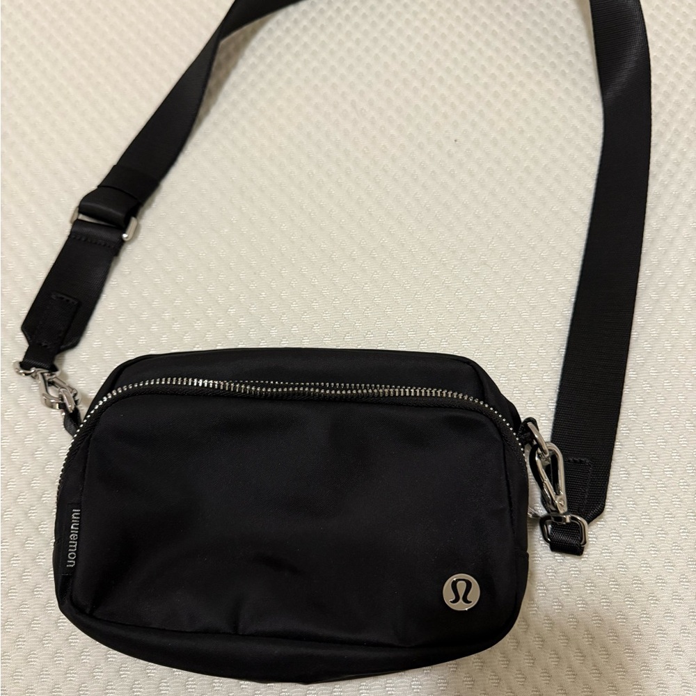 lululemon Everywhere  Black Crossbody Bag